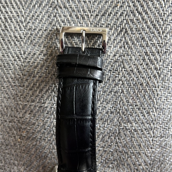 Watch - Picture 4 of 6